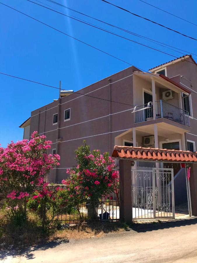 Apartments Villa Dovinefa Ksamil Exterior foto