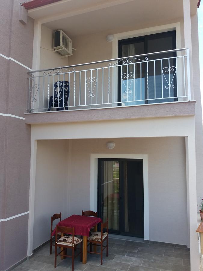 Apartments Villa Dovinefa Ksamil Exterior foto